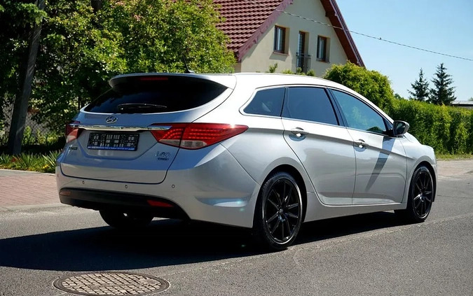 Hyundai i40 cena 36700 przebieg: 246000, rok produkcji 2011 z Płock małe 742